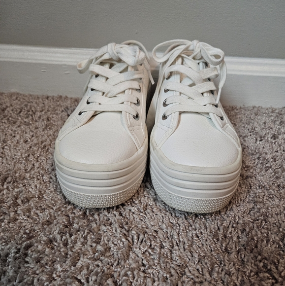 Steve Madden Shoes - Steve Madden Platform Sneakers, Size 8.5